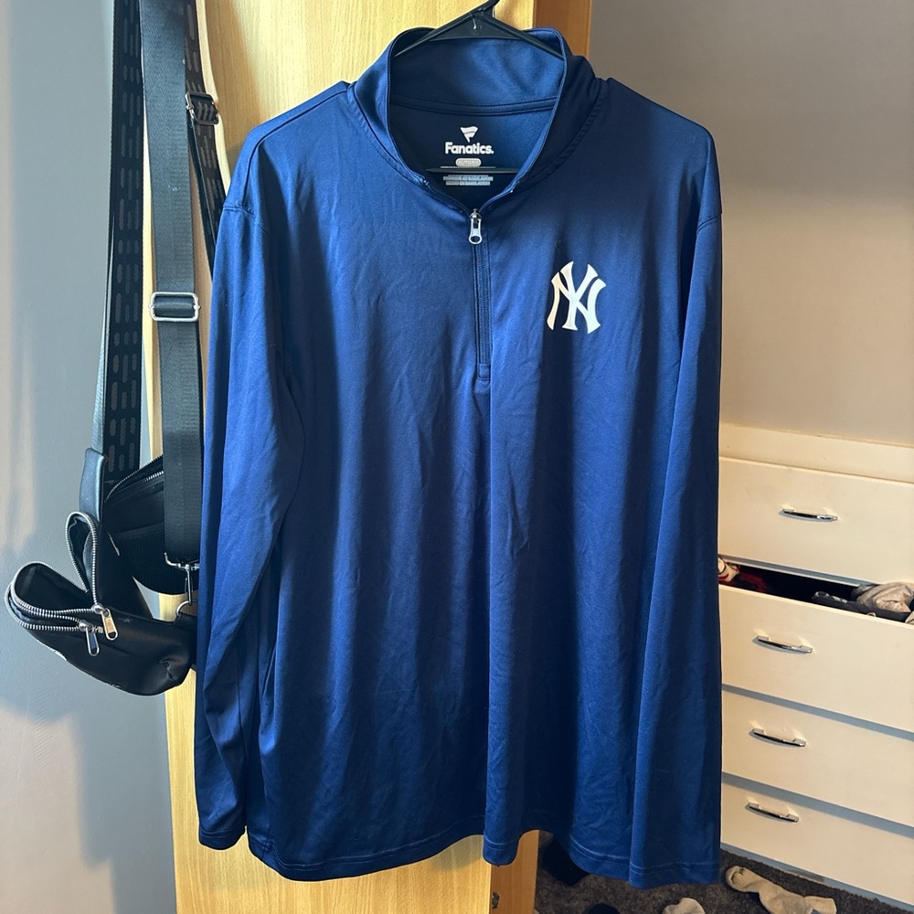 Fanatics Men's Blue New York Yankees Pullover
